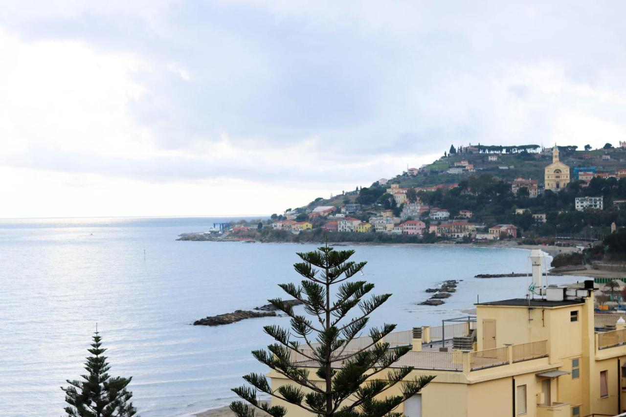 H11 Arma Vista Mare Panoramica Apartment Arma di Taggia Ngoại thất bức ảnh