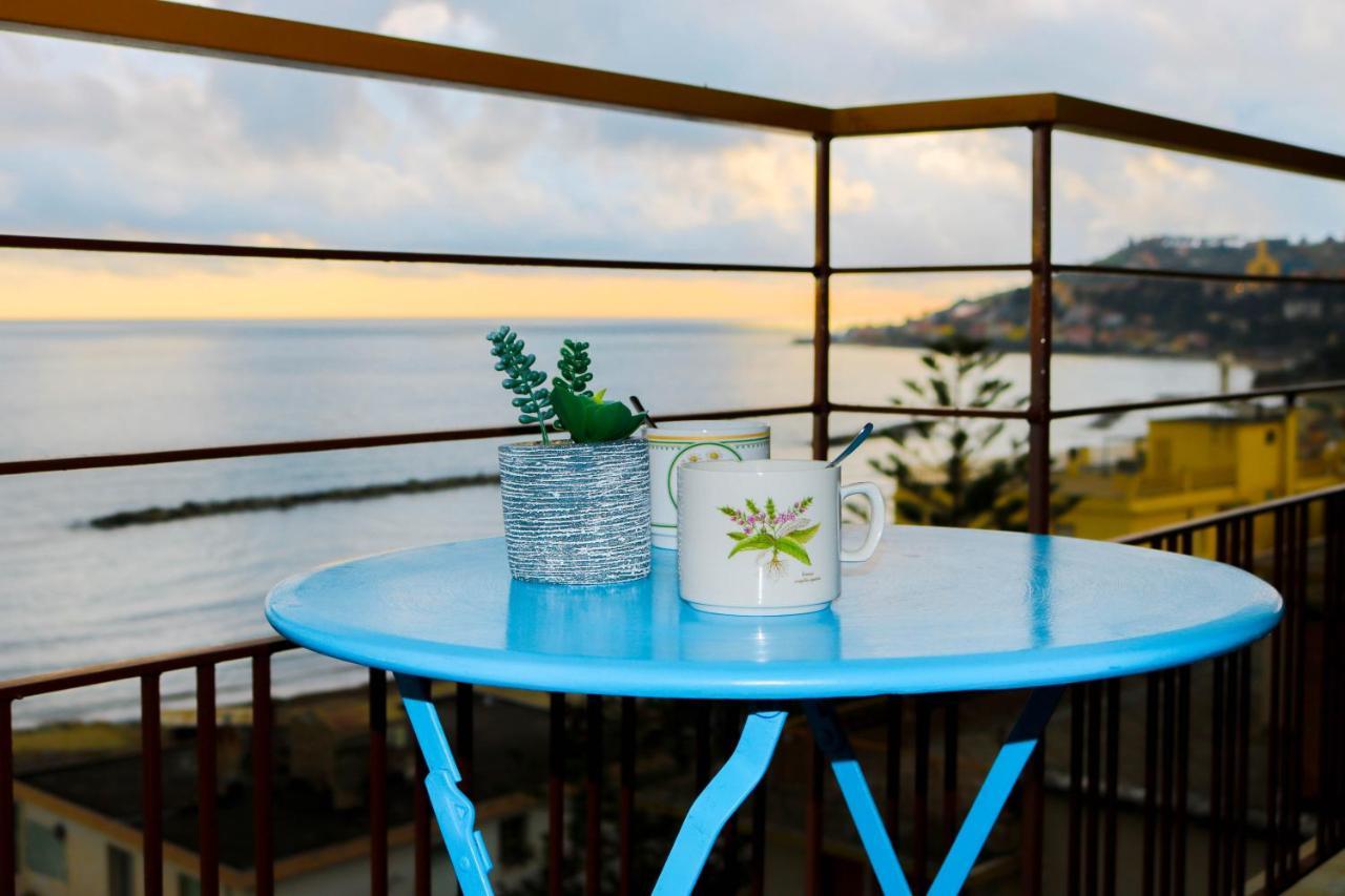 H11 Arma Vista Mare Panoramica Apartment Arma di Taggia Ngoại thất bức ảnh